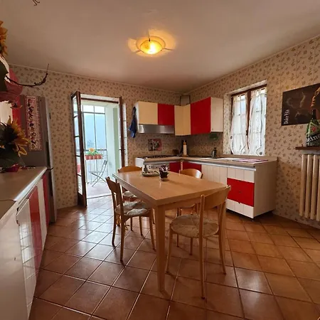 Alojamento de Acomodação e Pequeno-almoço La Terrazza Sul Maira 3*